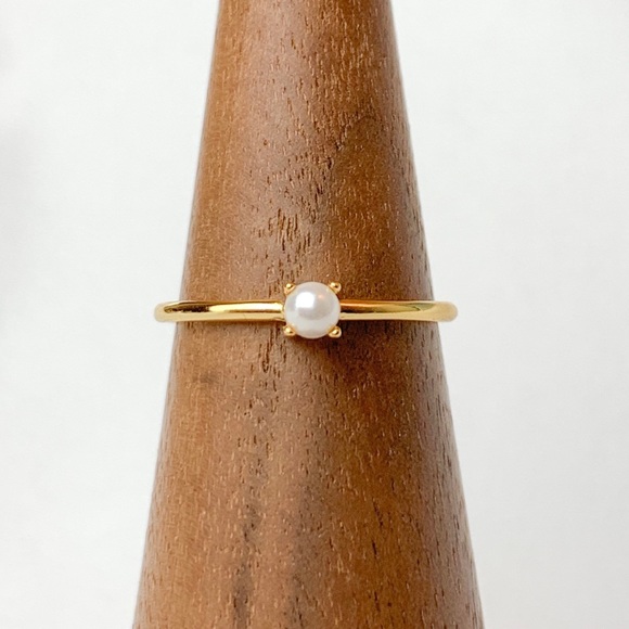 Sterling silver ring with freshwater pearl, size 6 - Picture 1 of 2